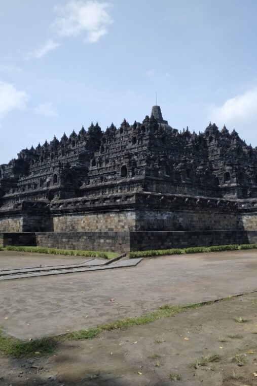 yogyakarta-borobudur-temple-and-selogriyo-rice-terrace-tour