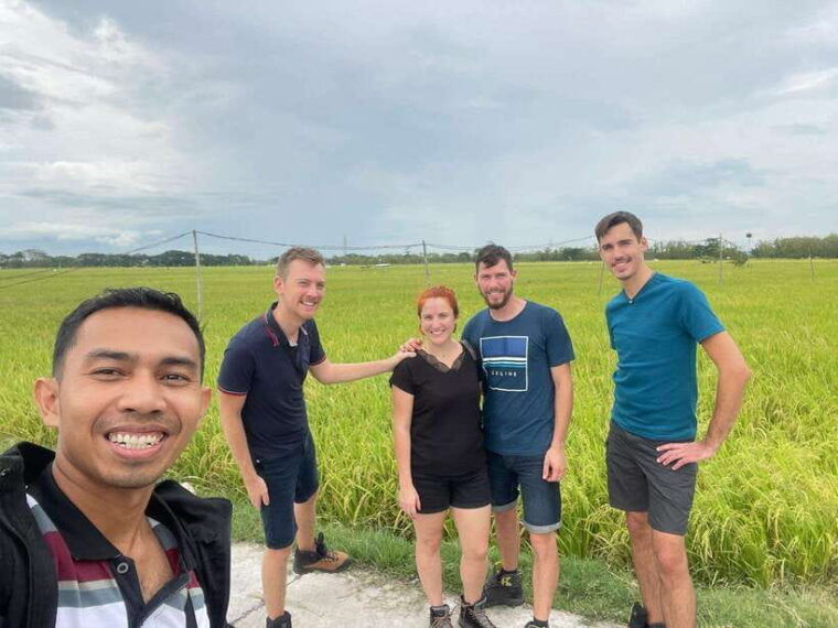 yogyakarta-borobudur-temple-and-selogriyo-rice-terrace-tour