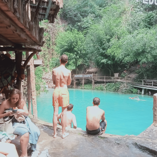 yogyakarta-borobudur-temple-and-waterfall-tour