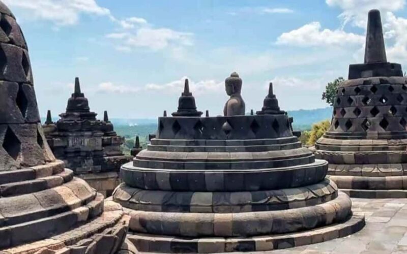 Yogyakarta: Borobudur Temple Guided Tour - The Sum Up