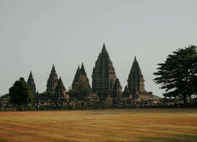yogyakarta-borobudur-temple-prambanan-temple-tour