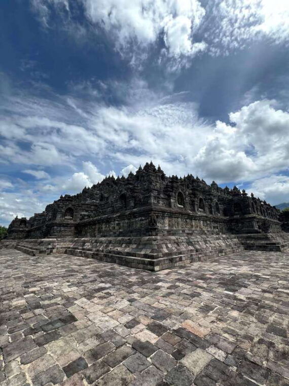 yogyakarta-borobudur-temple-prambanan-temple-tour