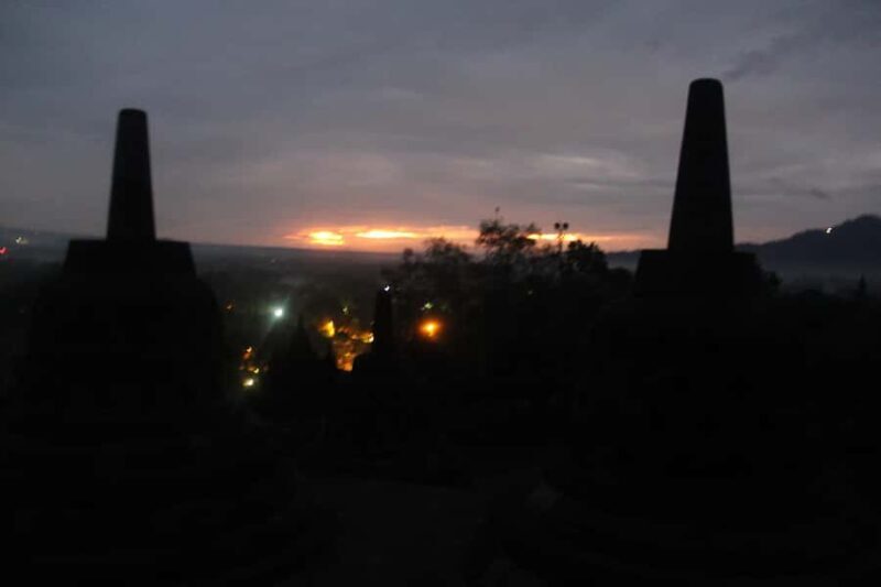 Yogyakarta: Borobudur Temple Sunrise Tour with Breakfast - The Itinerary Breakdown