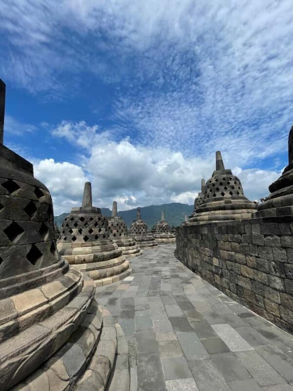 YOGYAKARTA BOROBUDUR Top structure AND PRAMBANAN TEMPLES - The Sum Up