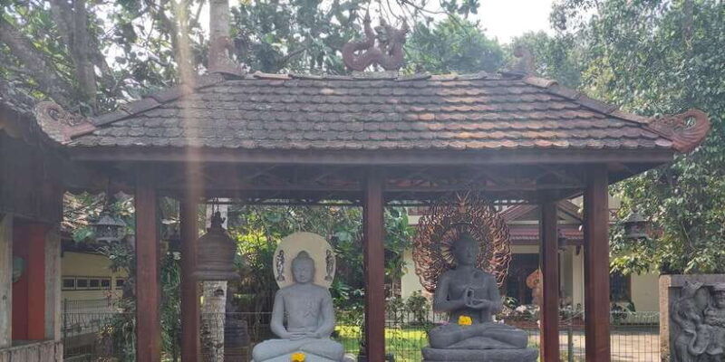 yogyakarta-borobudur-vip-climb-up-and-prambanan-temple-tour