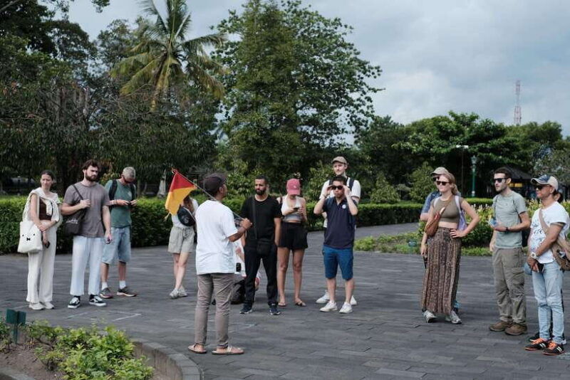 yogyakarta-borobudur-yard-and-prambanan-temple-tour