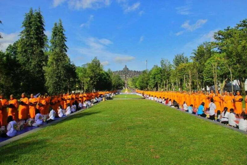 yogyakarta-breakfast-at-borobudur-prambanan-private-tour