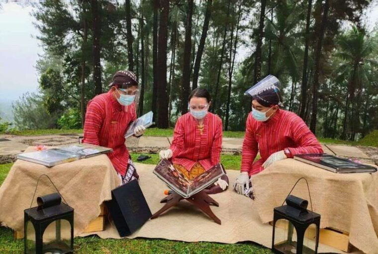yogyakarta-breakfast-at-borobudur-prambanan-private-tour