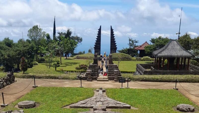 Yogyakarta: Candi Cetho, Sukuh, and Solo City Tour - Key Points