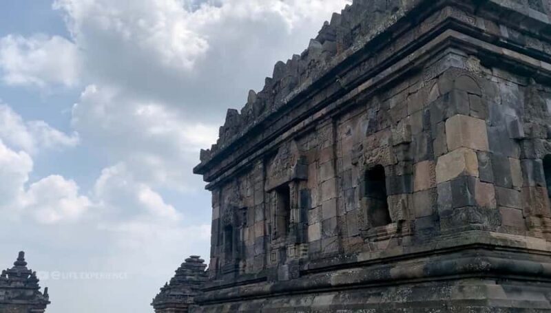 Yogyakarta: Candi Ijo Sunrise Hike and Breakfast Tour - Key Points