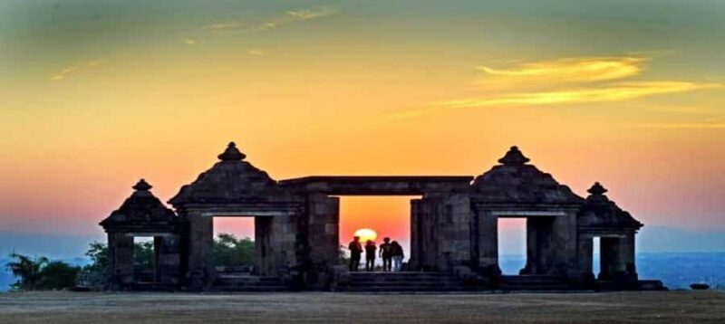 Yogyakarta: Candi Ijo Sunrise Hike and Breakfast Tour - Who Would Enjoy This Tour?