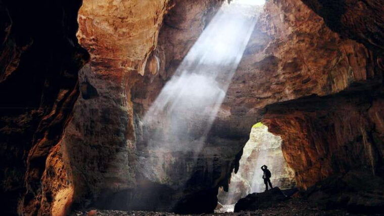 yogyakarta-cave-and-beach-tour-with-private-car-driver