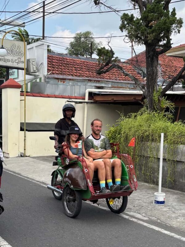 Yogyakarta: City Highlights with Pedicab and Guided Tours - Yogyakarta: City Highlights with Pedicab and Guided Tours