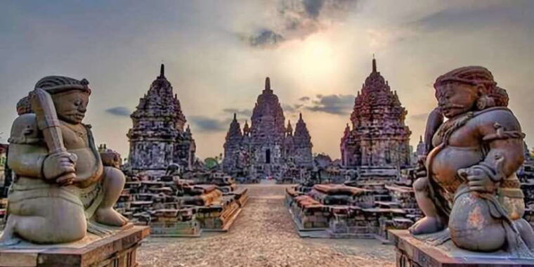yogyakarta-city-tour-prambanan-borobudur-keraton-palace