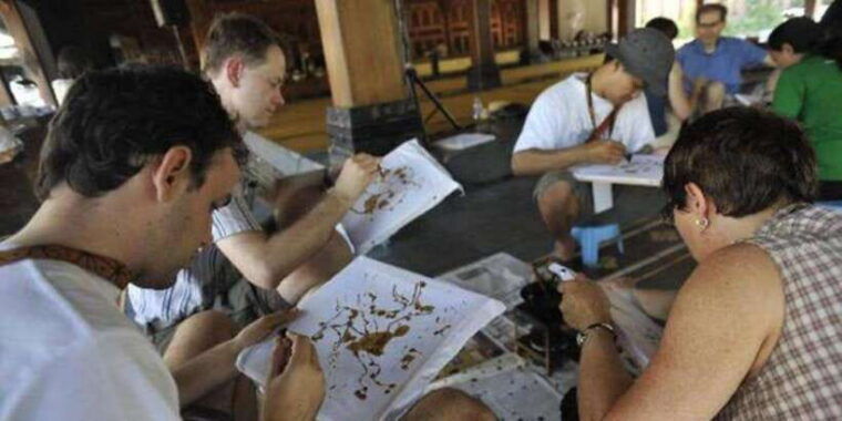 yogyakarta-city-tour-visiting-historic-buildings-and-crafts