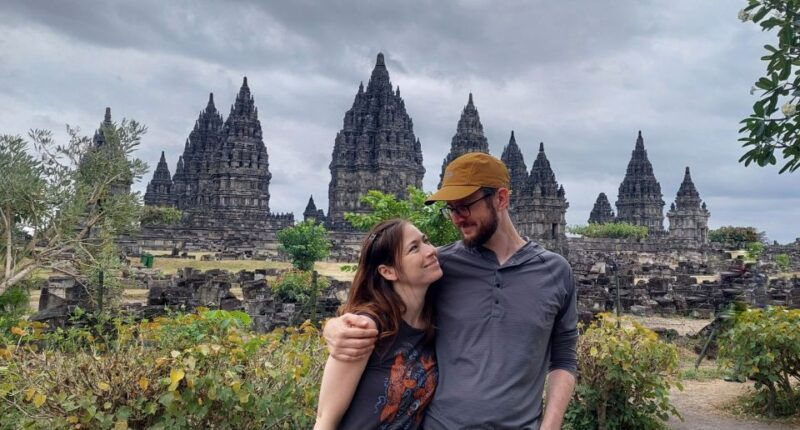 yogyakarta-climbing-the-borobudur-structure-and-prambanan-temple