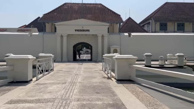 Yogyakarta: De Tjolomadoe & Vredeburg Fort Museum Tour - Authentic Experiences & Insider Tips