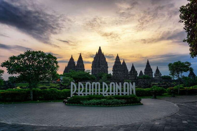 yogyakarta-dieng-plateau-heaven-on-earth-day-trip