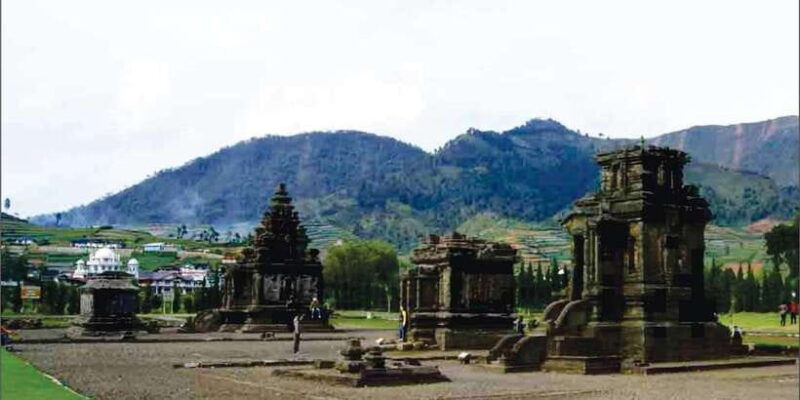 yogyakarta-dieng-sunrise-trip-borobudur-afternoon-tour