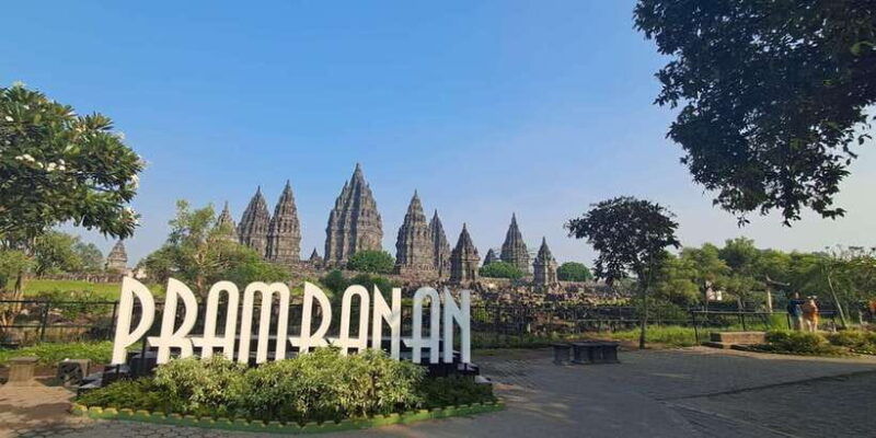yogyakarta-discover-jomblang-cave-prambanan-temple