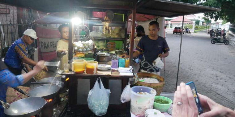 yogyakarta-evening-street-food-walking-tour