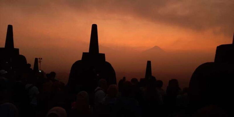 yogyakarta-experience-one-day-tour-borobudur-and-prambanan