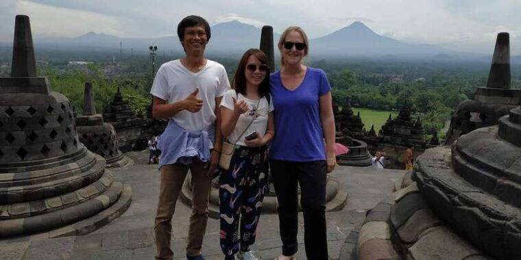 yogyakarta-experience-one-day-tour-borobudur-and-prambanan