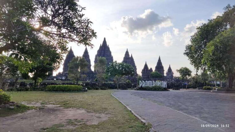 yogyakarta-explore-ancient-cultural-relics