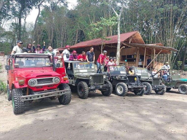 yogyakarta-explore-merapi-using-safari-jeep-with-pickup