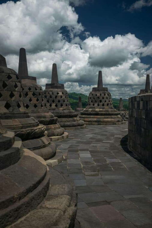 yogyakarta-explore-nepal-van-java-borobudur-temple
