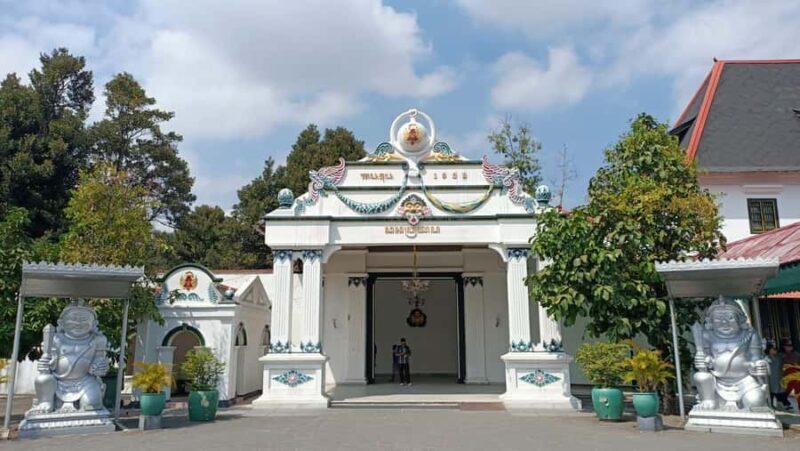 YOGYAKARTA : EXPLORE THE CULTURAL AND NATURE - Key Points