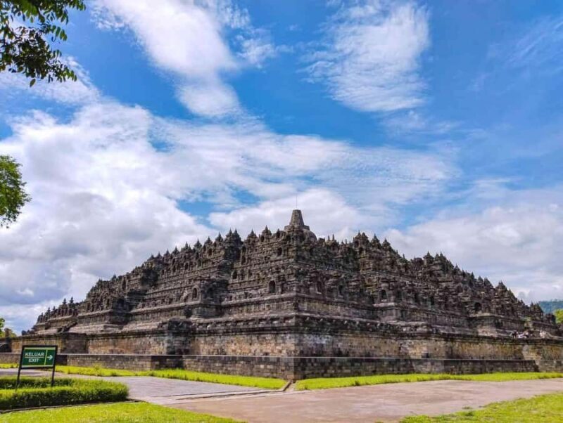 Yogyakarta: Guaranteed Borobudur Climb up Shared Guided Tour - Transport, Duration, and Group Size