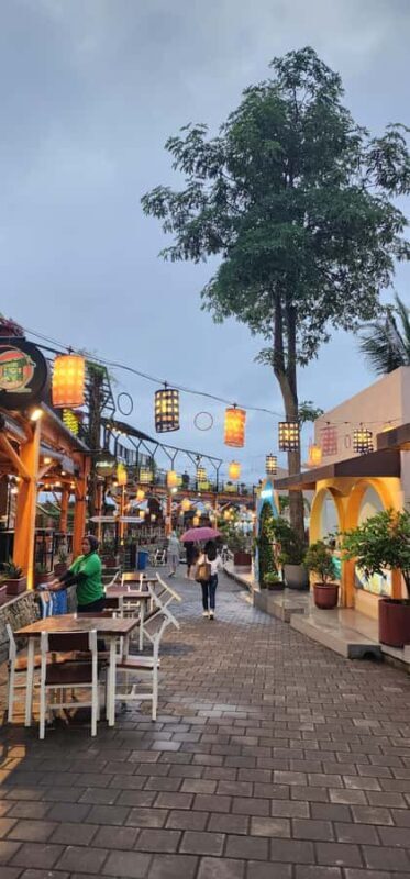 Yogyakarta: HeHa Sky View & Puncak Segoro Indian ocean view - FAQs