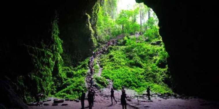 yogyakarta-hidden-gem-sunrise-and-jomblang-cave-adventure