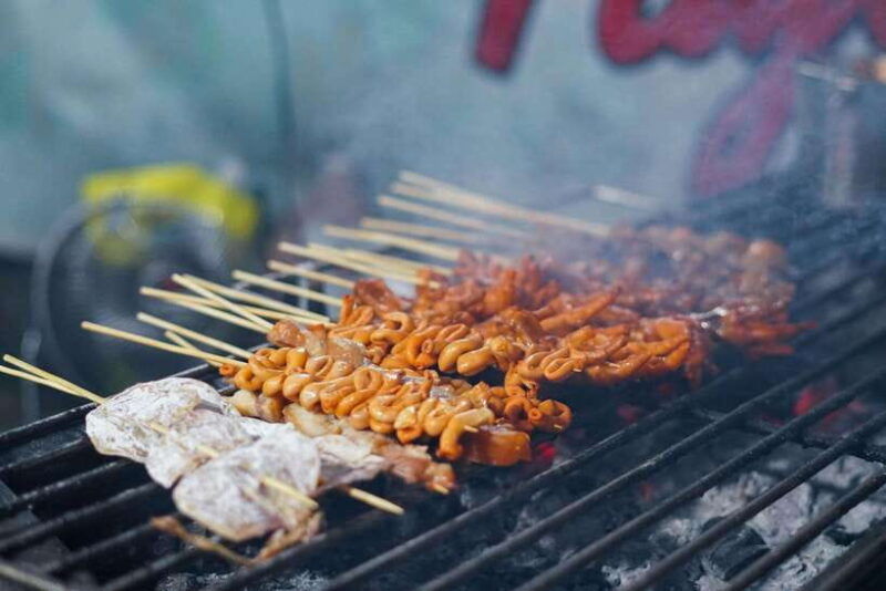 yogyakarta-historical-night-walk-and-street-food-tasting