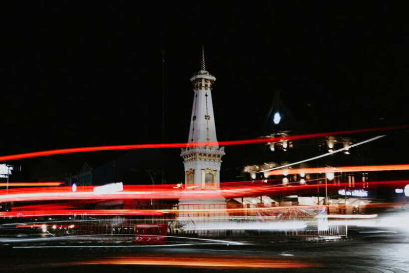 yogyakarta-historical-night-walk-and-street-food-tasting