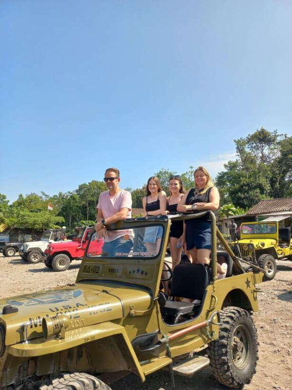 yogyakarta-jeep-4wd-merapi-lava-tour