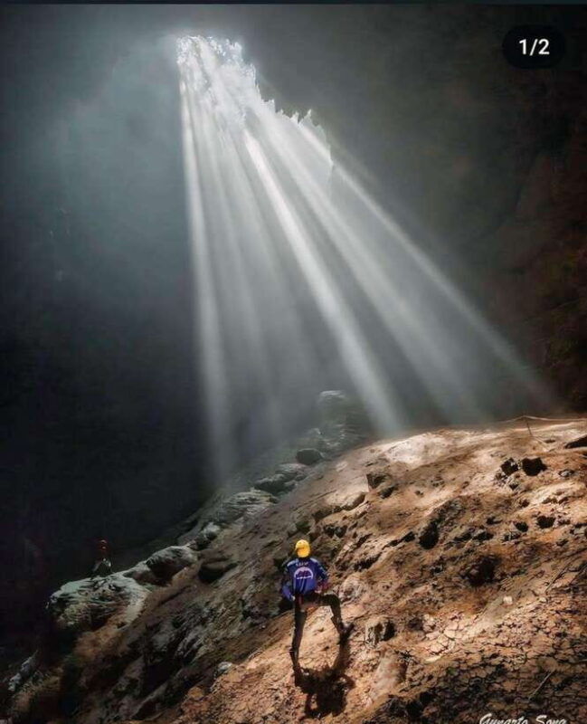 yogyakarta-jomblang-cave-adventure-with-rappelling