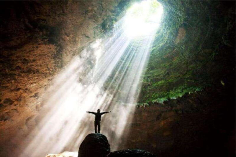 yogyakarta-jomblang-cave-and-kali-suci-tubing-rafting