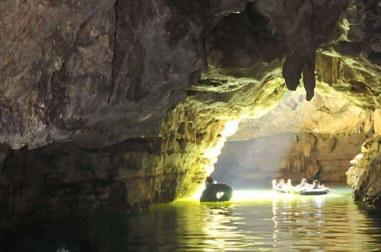 yogyakarta-jomblang-cave-and-pindul-cave-adventure-tour