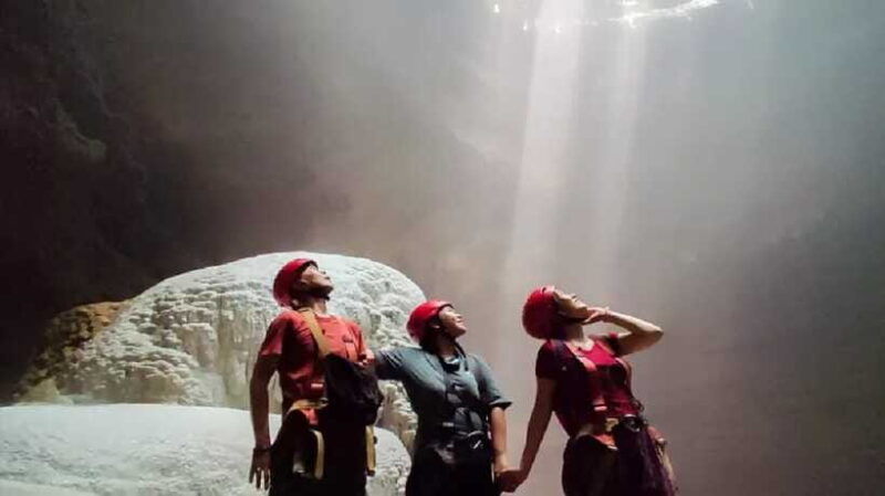 yogyakarta-jomblang-cave-and-pindul-cave-tour-with-lunch