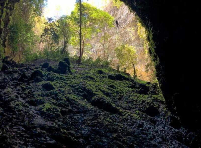 yogyakarta-jomblang-cave-and-pindul-cave-tour-with-lunch