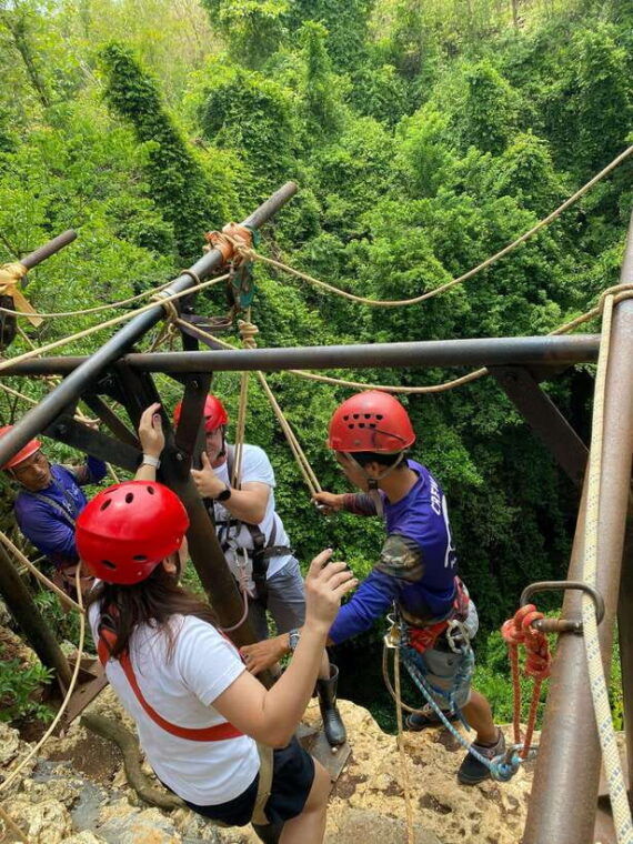 yogyakarta-jomblang-cave-and-pindul-cave-tubing-day-tour