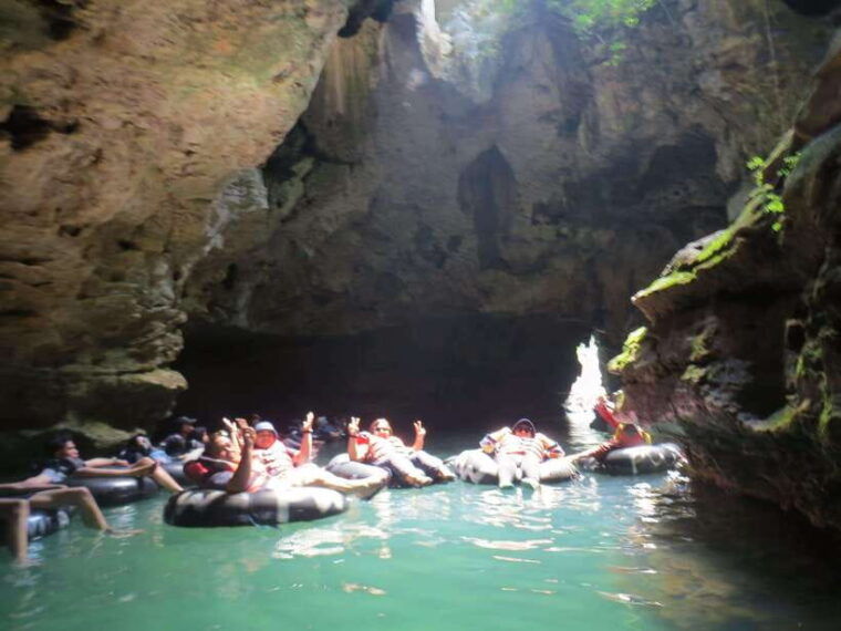 yogyakarta-jomblang-cave-and-pindul-cave-tubing-river