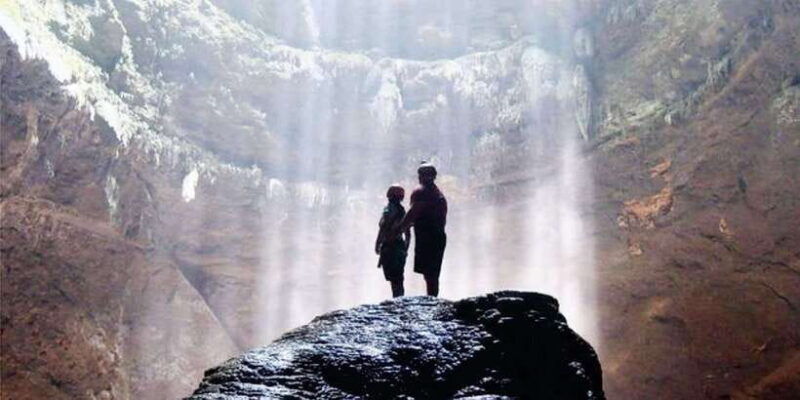 yogyakarta-jomblang-cave-and-timang-beach-day-tour