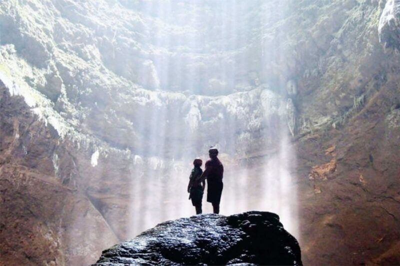 yogyakarta-jomblang-cave-and-timang-beach-day-tour