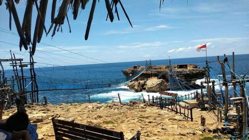 yogyakarta-jomblang-cave-and-timang-beach