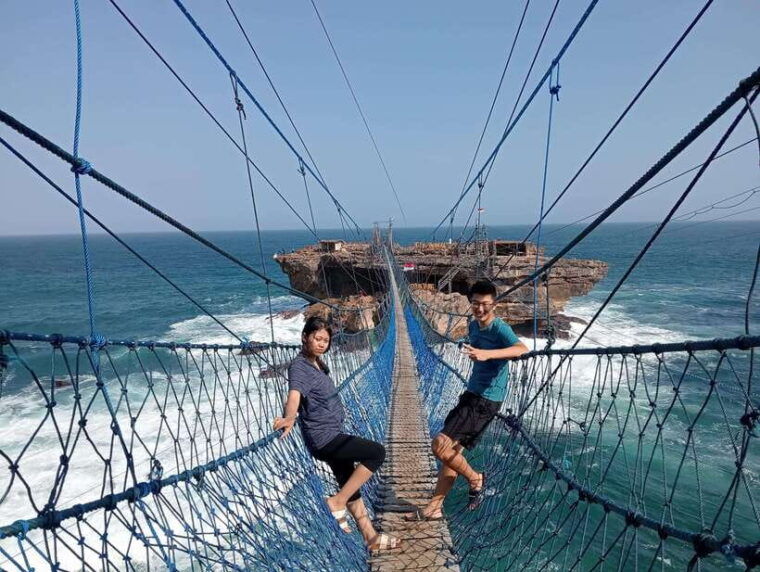 yogyakarta-jomblang-cave-and-timang-beach