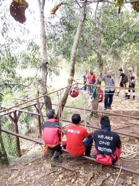 yogyakarta-jomblang-cave-and-timang-beach-tour-day-tour