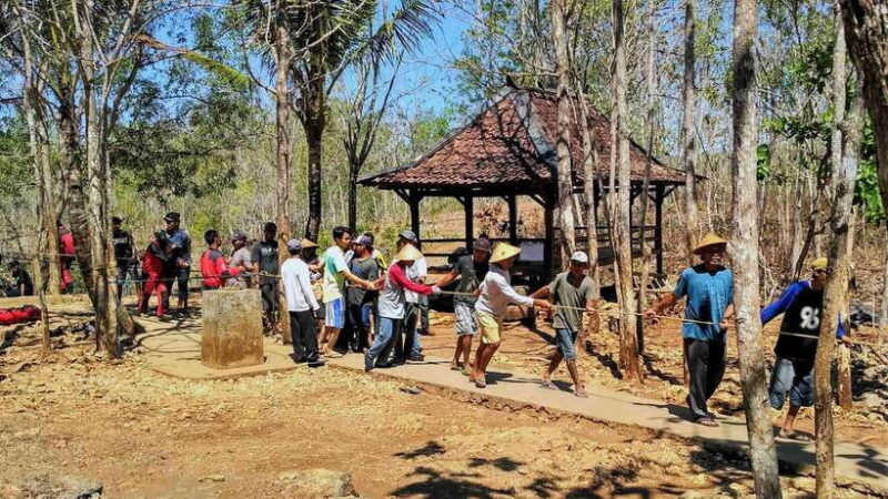 yogyakarta-jomblang-cave-pindul-cave-and-oyo-river-tubing